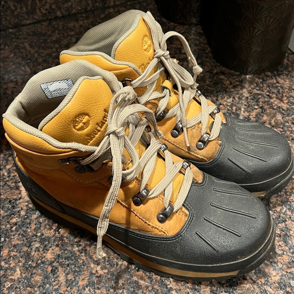 Timberland Euro Hiker Shell Toe Boot Wheat Brown Nubuck Unisex Kid size 6